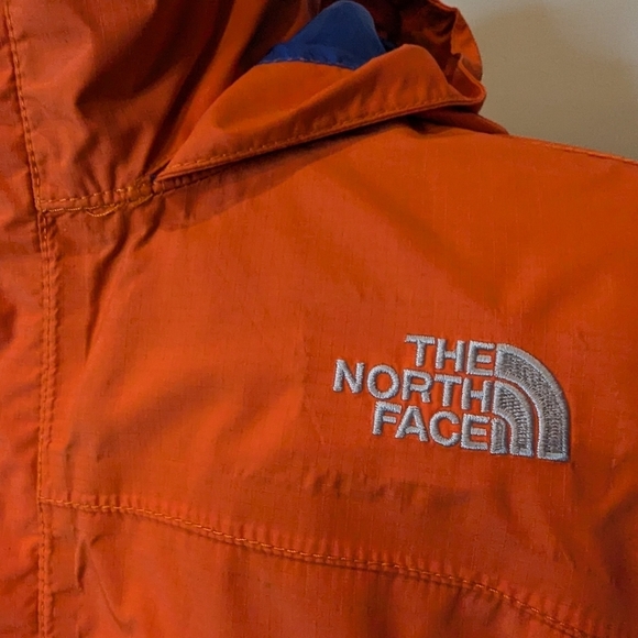 THE NORTH FACE HyVent Boys Rain Jacket Windbreaker Orange Hood Size Larg… - Picture 10 of 16